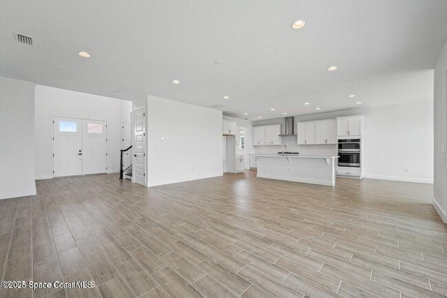 Building Photo - 2737 Kamin Dr