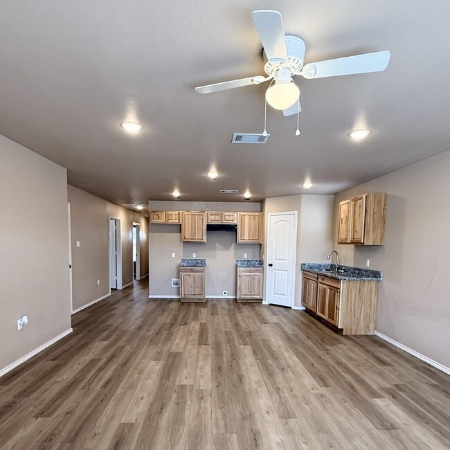 Building Photo - 2917 E Cornell St