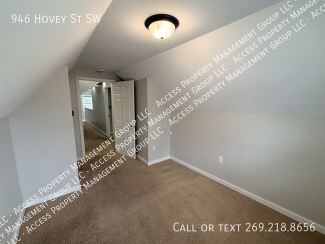 Building Photo - 946 Hovey St SW