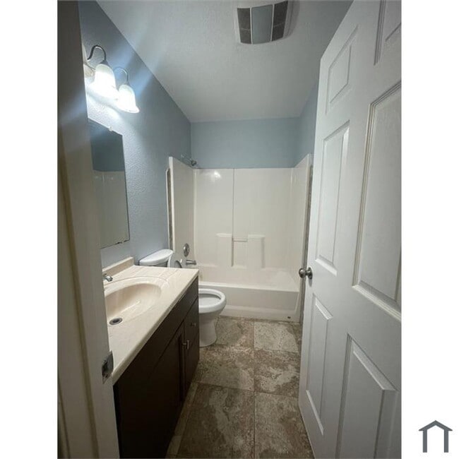 Building Photo - 2139-2145 S Lee Avenue