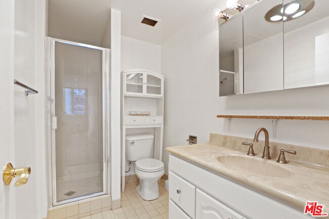 Building Photo - 2160 Century Pk E