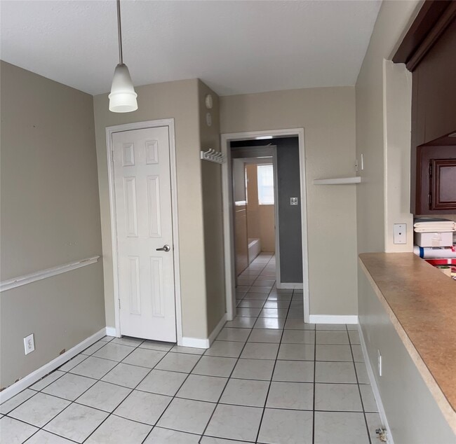 Building Photo - 2340 Cumberland St