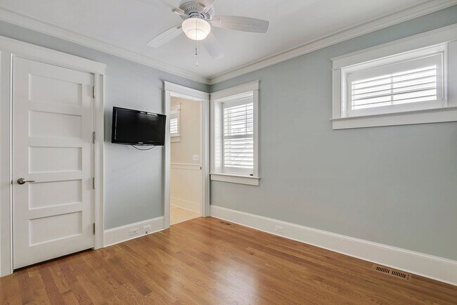Building Photo - 5br Bethesda Home for Rent