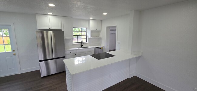 Building Photo - 4785 Tuscarora Rd