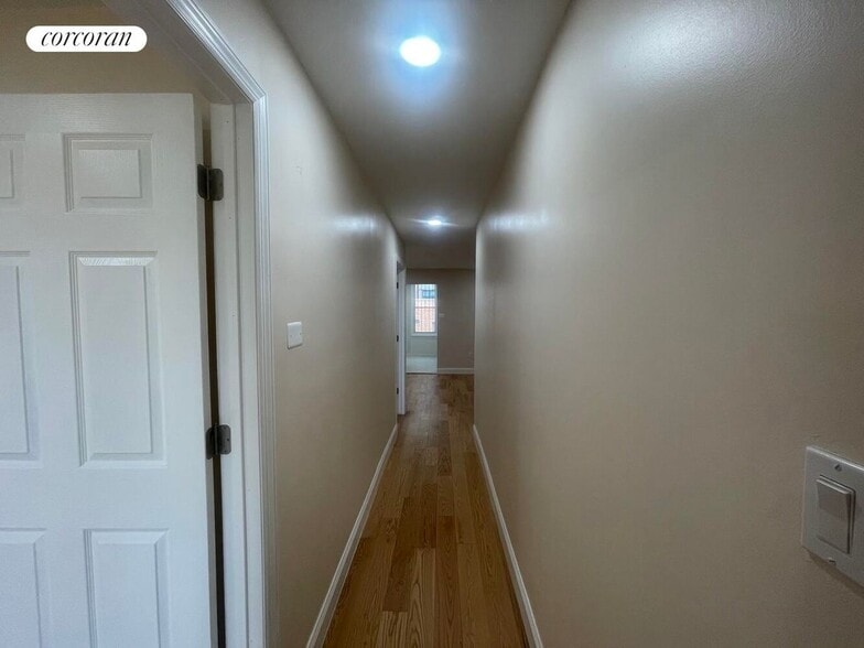 Building Photo - 1222 Simpson St