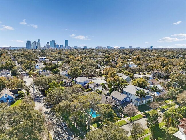 Building Photo - 344 21st Ave NE