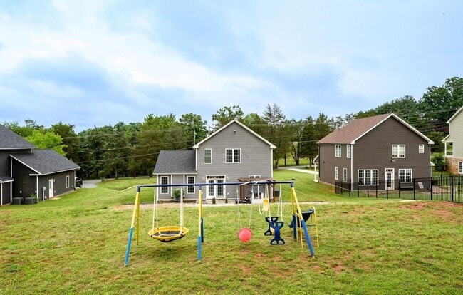 Building Photo - 3 Bedroom Home in Goode