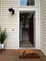 Building Photo - 607 W 1st St