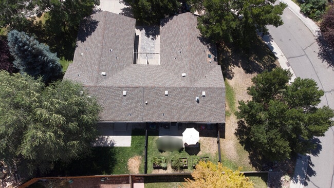 Building Photo - 150 S Golden Dr