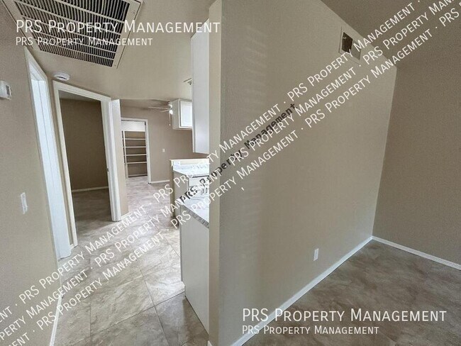 Building Photo - 551 S Lesueur-Unit 1