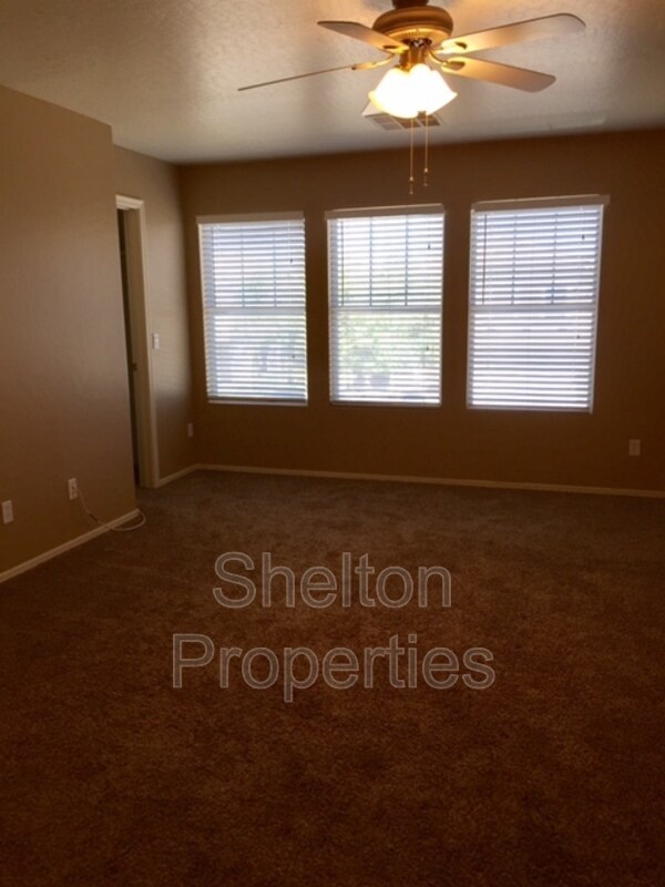 Building Photo - 14787 W Columbine Dr