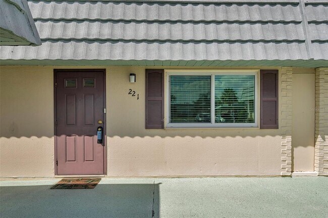 Building Photo - 1801 Bedford Terrace