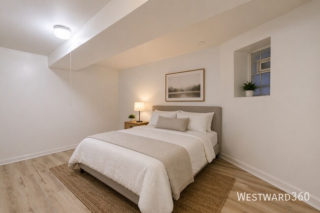 Building Photo - 6550 S Drexel Ave