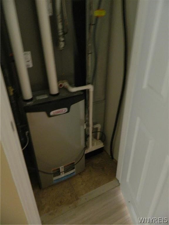 Building Photo - 417 Center St