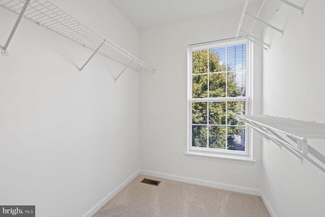 Building Photo - 726 Catts Tavern Dr