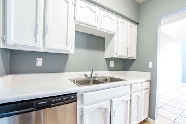 Interior Photo - Oracle Canyon