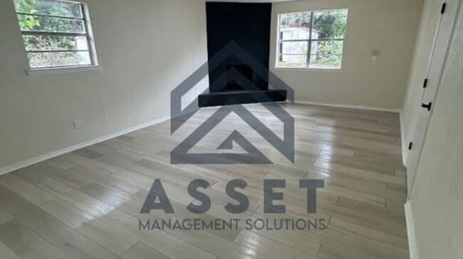 Building Photo - 5 Bedroom Rent to Own Home Available!