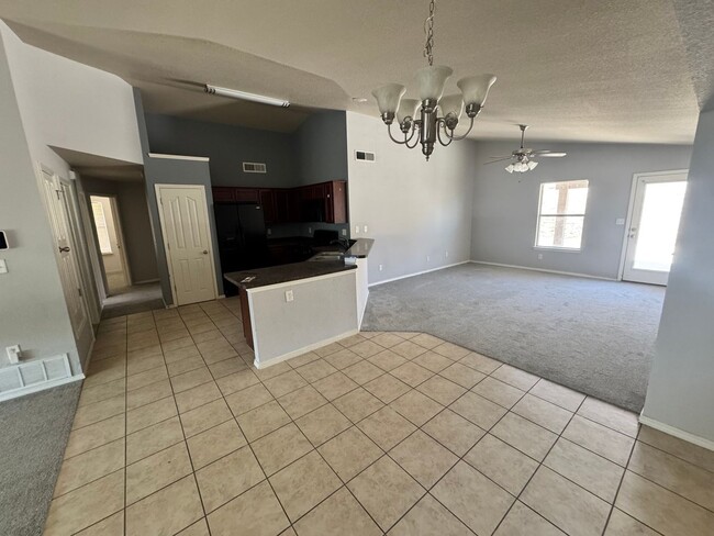 Building Photo - Charming smart 3BR House in El Paso with S...