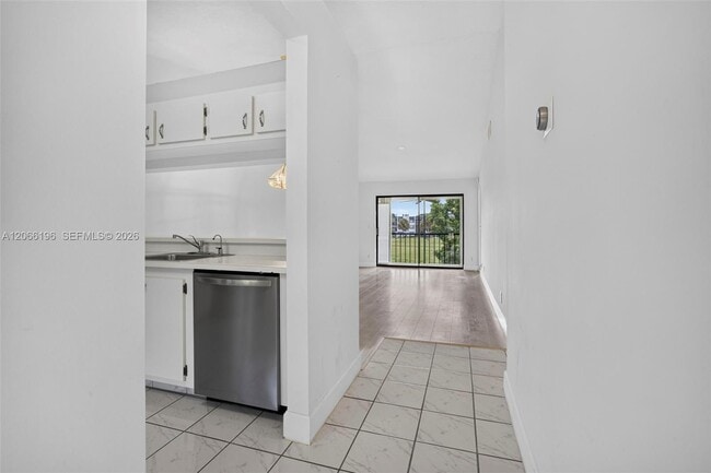 Building Photo - 4626 Lucerne Lakes Blvd E