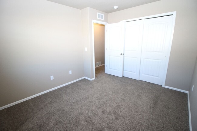 Building Photo - Brand New Townhome