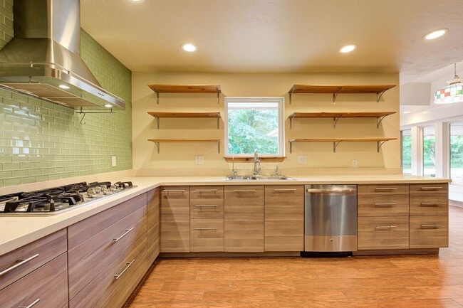 Building Photo - 2429 Cedar Oak Dr