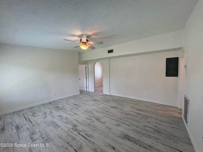 Building Photo - 901 S Orlando Ave