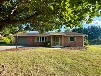 Building Photo - 2 Bedroom, 1 Bath Ranch Home