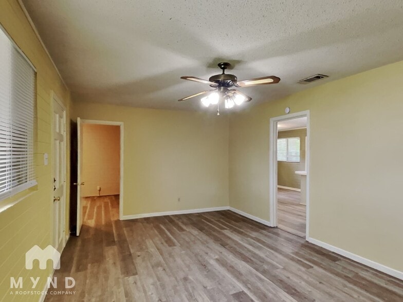 Building Photo - 1724 Breckenridge St