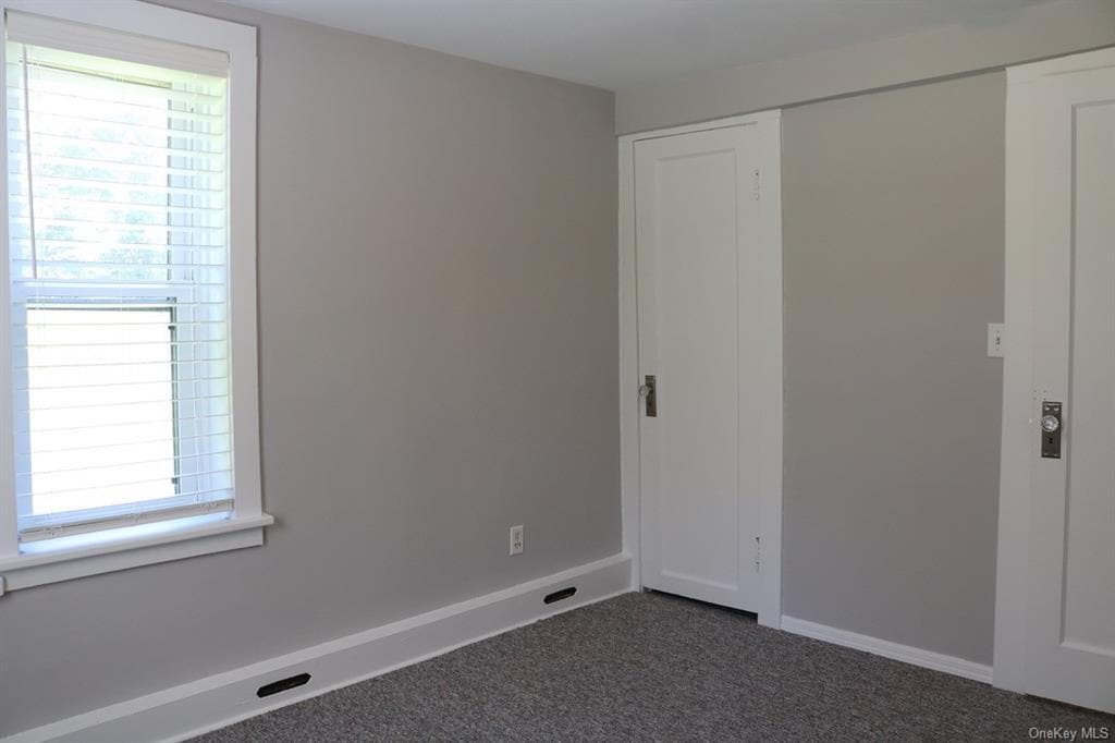 Building Photo - 2 Pelham Ave