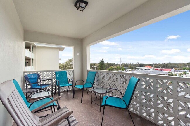 Building Photo - beautifully Furnished 1 Bedroom, 1 Bath, Walk-in Closets in both bedrooms. with a community Heate...