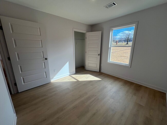 Building Photo - Newly Built 3 Bedroom 2 Bathroom Home in E...