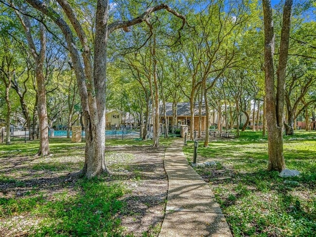 Building Photo - 8347 Summerwood Dr