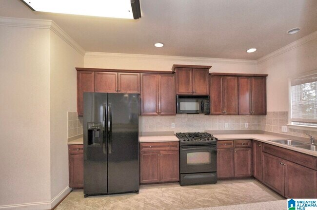 Building Photo - 107 Castlehill Dr