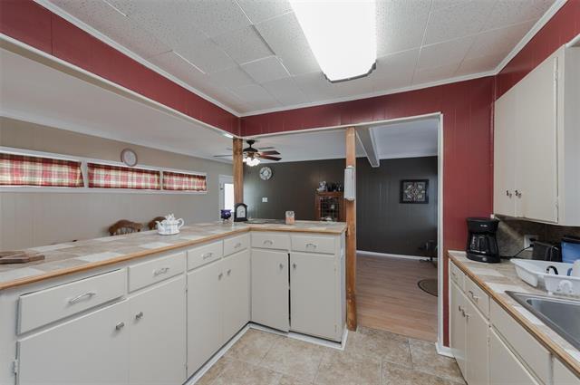 Building Photo - 221 W Burton St