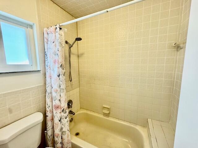 Building Photo - 2810 NW 8th Ct