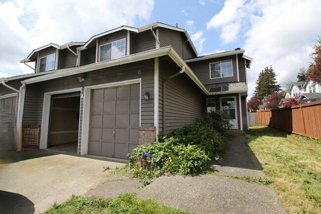 Building Photo - 15904 Admiralty Way