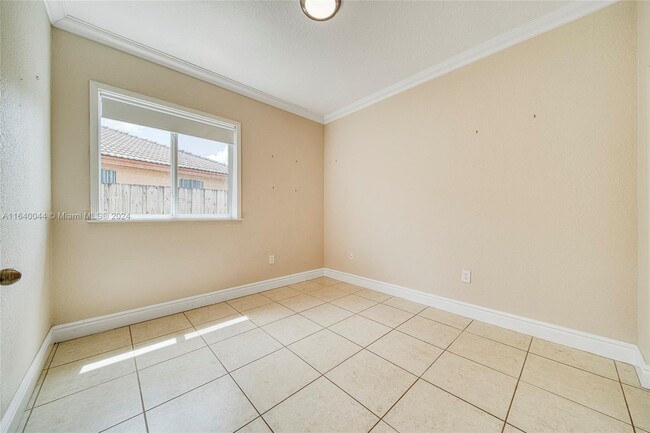 Building Photo - 16544 SW 75th Terrace