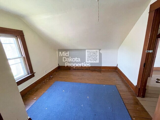 Building Photo - 403 S 1st- 3 bedroom house in Parkston