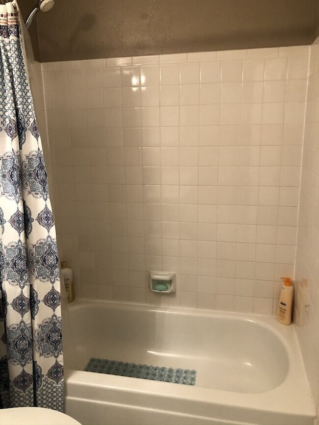 Building Photo - 3112 Rock Creek Dr