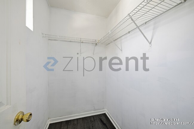 Building Photo - 122 Swanee Ln