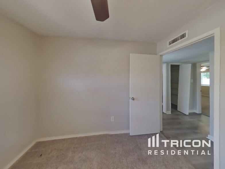 Building Photo - 1711 Pilot Way