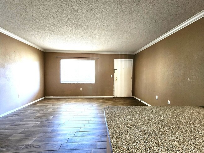 Building Photo - 1 BR/1 BA Condo; Ground Floor Unit; All-Ti...
