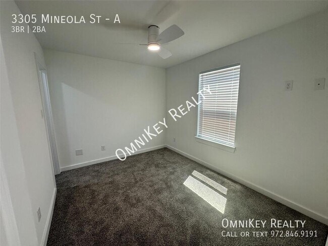 Building Photo - 3305 Mineola St