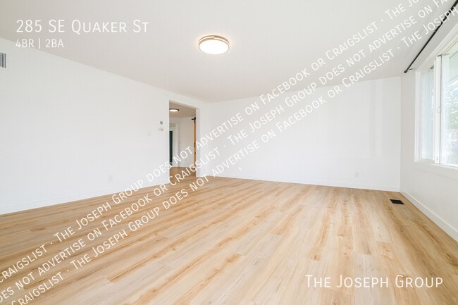 Building Photo - 285 SE Quaker St