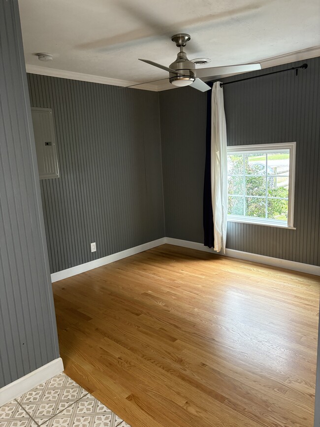 Building Photo - 905 Malquin Dr