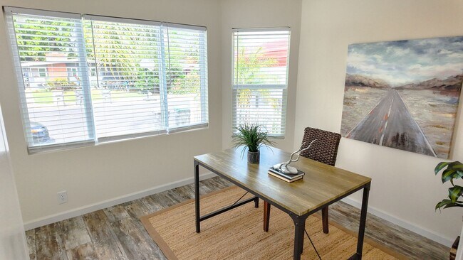 Building Photo - Newer West Sac Home