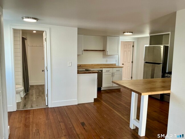 Building Photo - 74 Liberty St