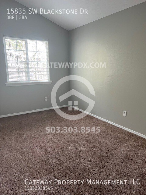 Building Photo - 15835 SW Blackstone Dr
