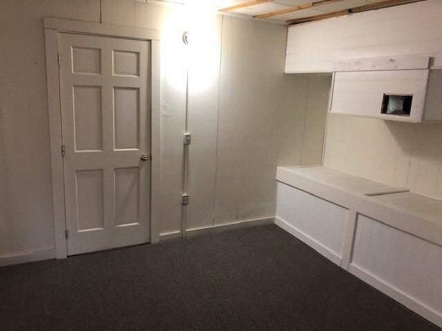 Building Photo - 204 Madison St