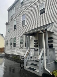 Building Photo - 9 Cedar St